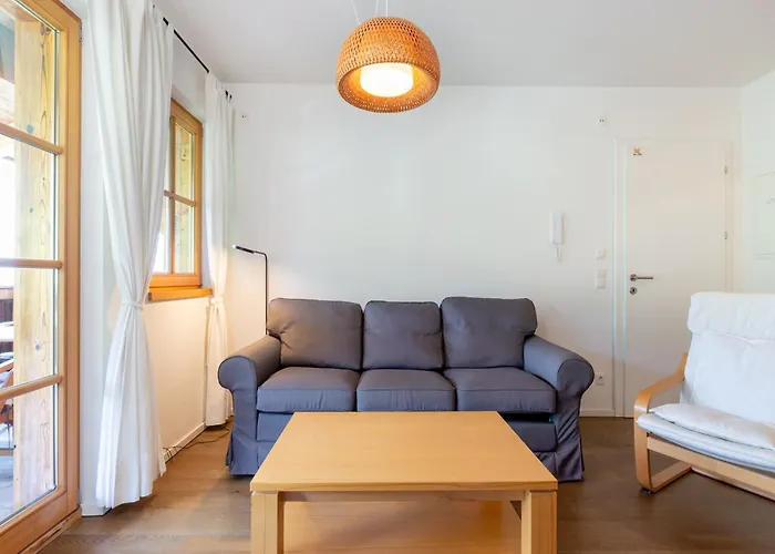 In Mittersill Near Bus & Slopes アパート *