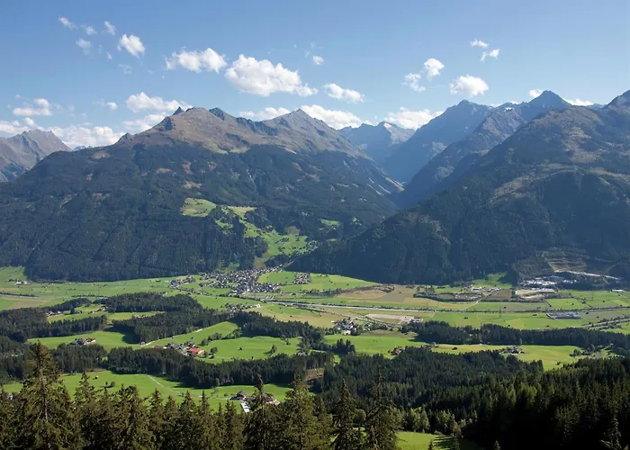 In Mittersill Near Bus & Slopes アパート *